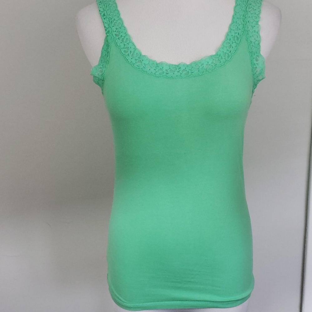 Ann Taylor lace trimmed camisole 🍀☘